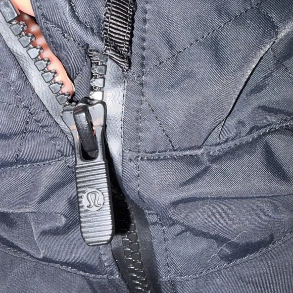 LULULEMON Fluff The Cold Parka 600-Fill Down Black Hooded Coat Size 2 - Picture 4 of 10